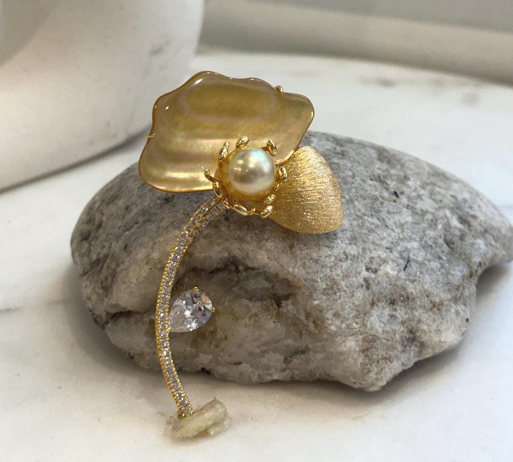 South Sea deep tea golden pearl floral brooch pendant featuring a 10mm genuine saltwater pearl.