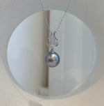 Genuine Tahitian saltwater pearl pendant with metallic luster