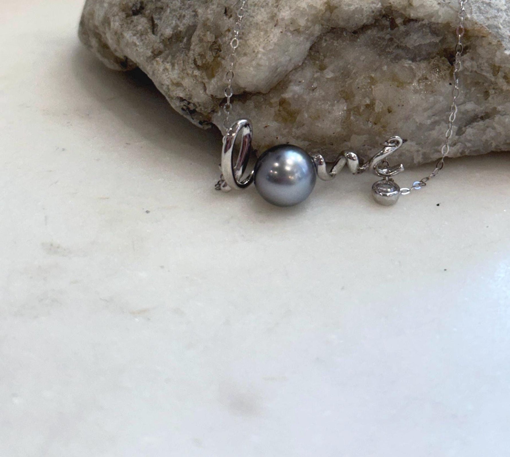 Tahitian pearl necklace with S925 sterling silver love pendant setting