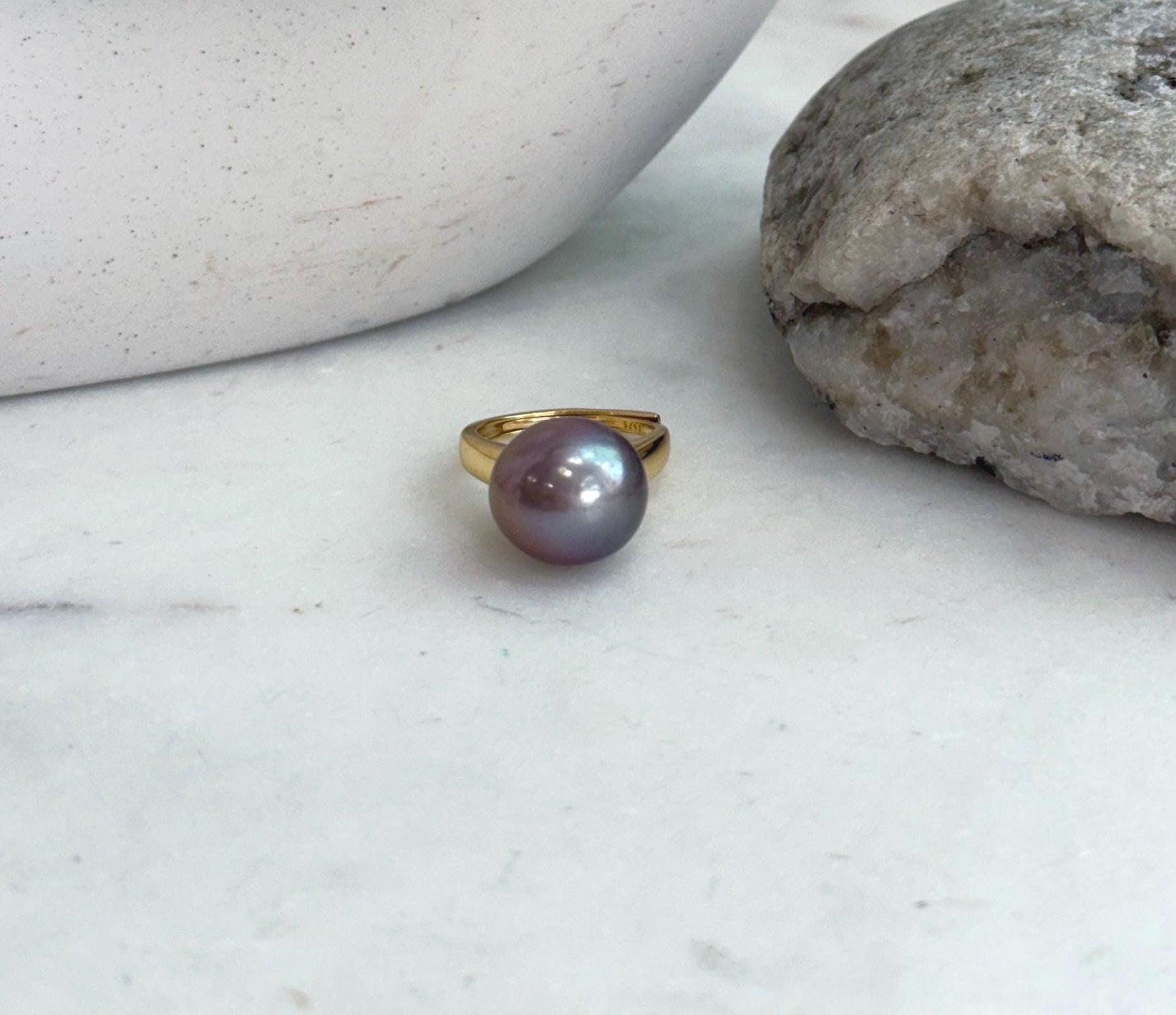 Elegant S925 sterling silver adjustable ring set with a lustrous Edison freshwater pearl.
