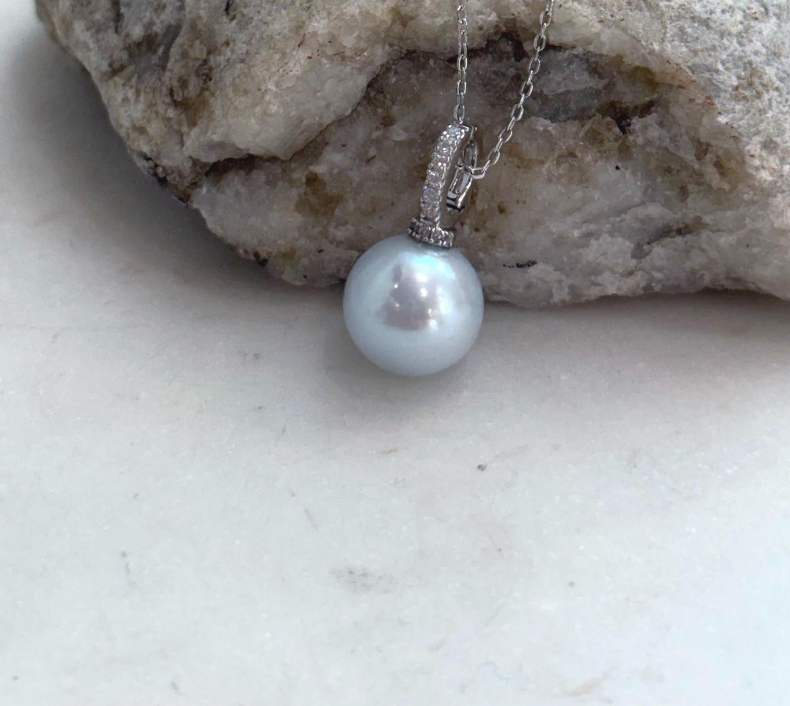 Genuine freshwater Edison pearl pendant featuring a large 11.6mm white silver pearl with brilliant reflective luster.