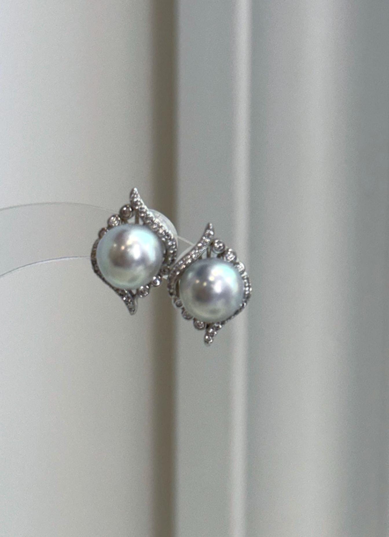 Elly’s 8.8mm Akoya ocean blue silver pearl earrings with beautiful mirror luster and S925 sterling silver settings.