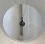Tahitian ocean pearl pendant featuring a lustrous 10mm genuine saltwater pearl