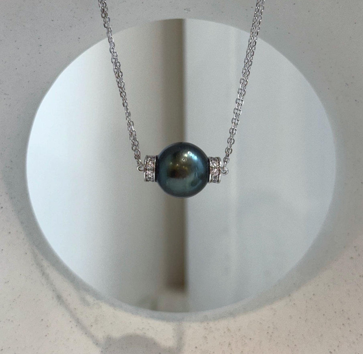Natural Tahitian saltwater pearl chain set with a large 12.7mm pearl and beautiful mirror-like shine.
