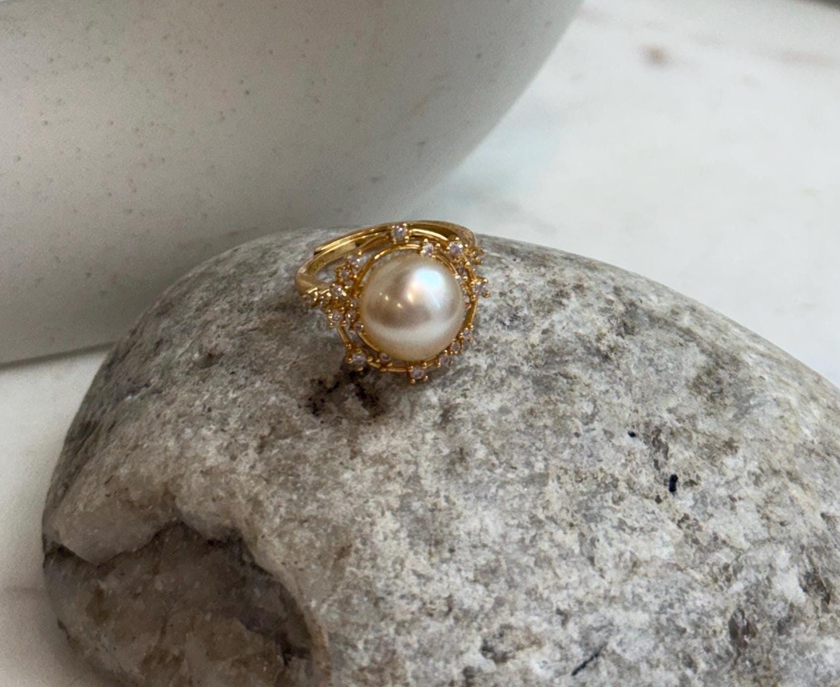 Genuine 10.6mm South Sea golden ocean pearl ring with beautiful iridescent overtones and extreme luster