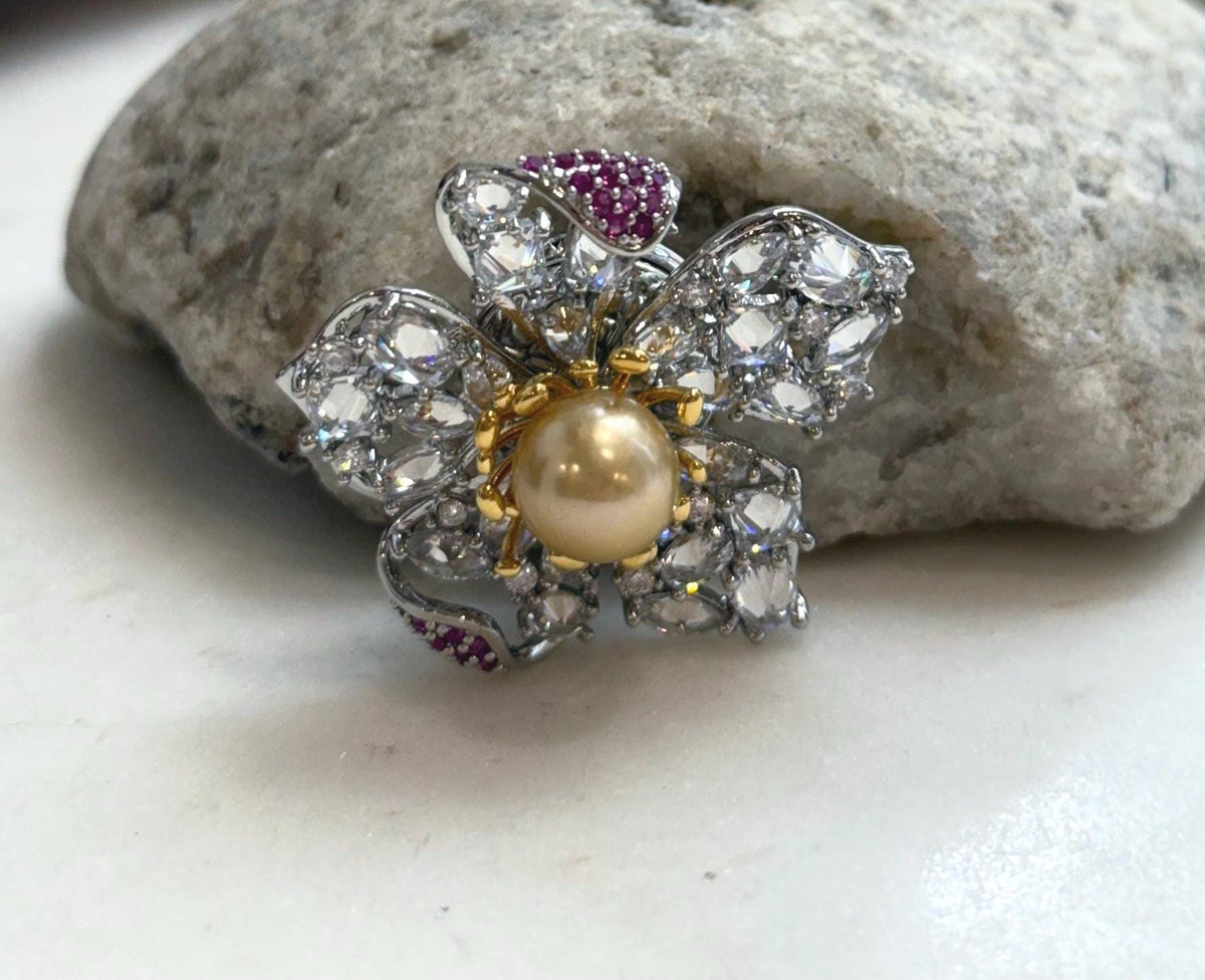 Elly’s 9.8mm Edison Gold Pearl Vintage Brooch Pendant 2-in-1 | Extreme Mirror Luster | 3.8cm Floral Pearl Jewelry