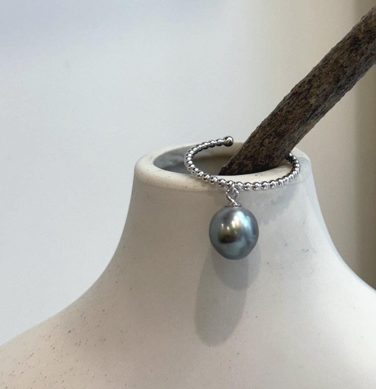 Tahitian ocean platinum pearl ring with extreme mirror luster set in S925 sterling silver