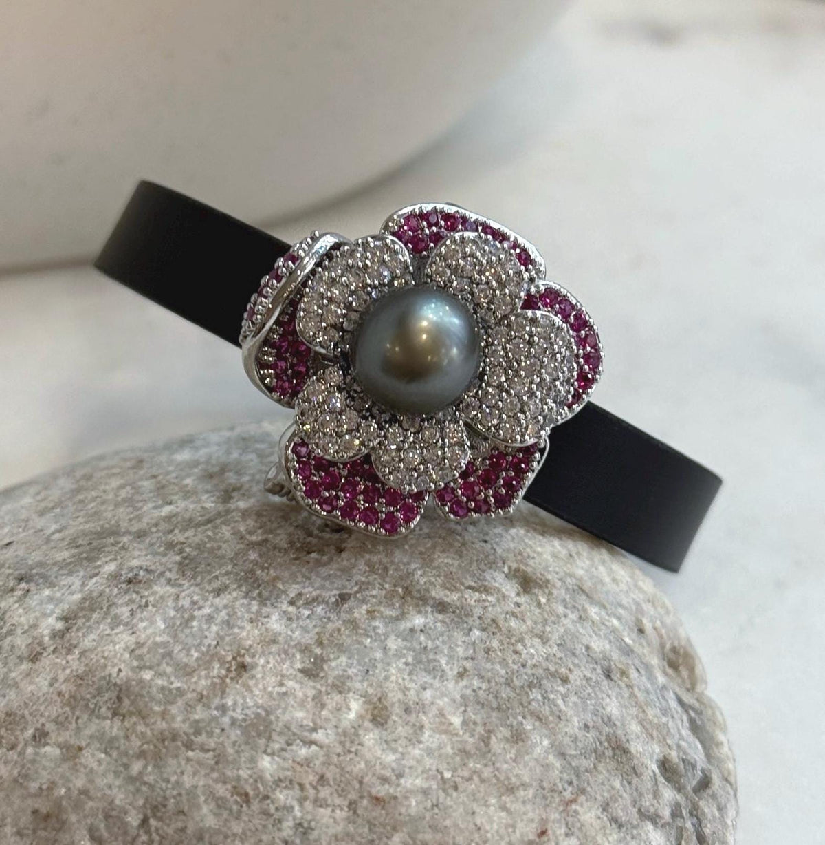 Tahitian silver platinum pearl leather strap bracelet with extreme mirror luster and elegant modern design.
