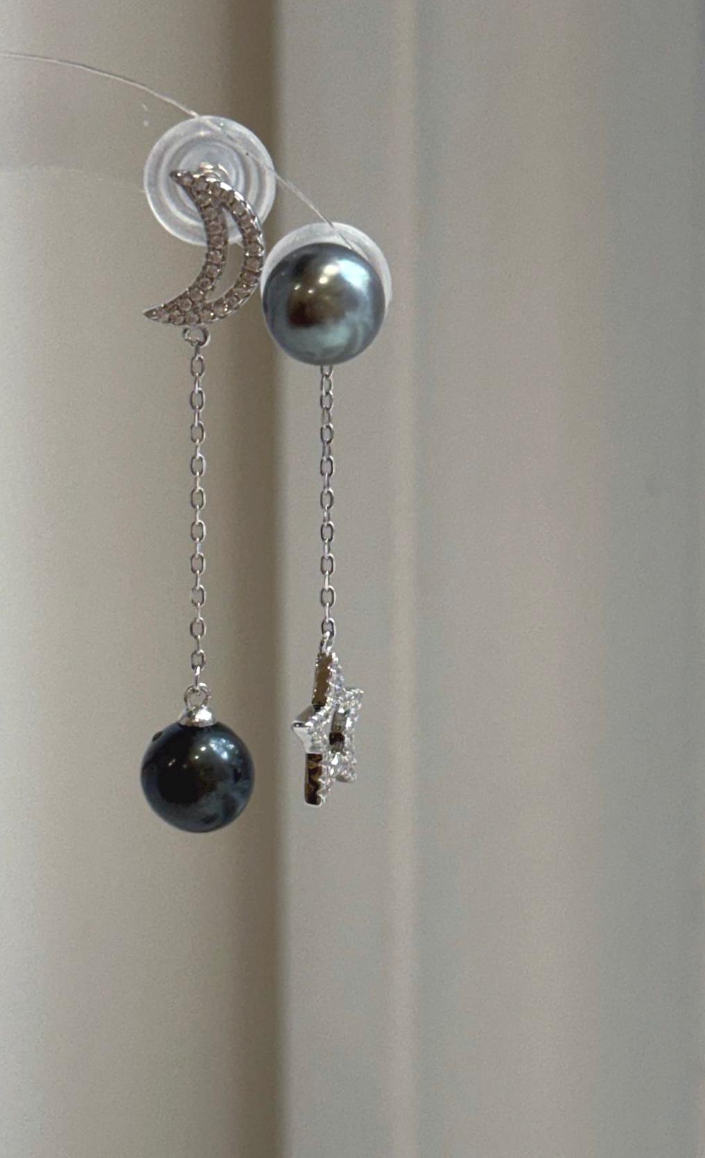 Platinum hunter Tahitian pearl earrings with S925 sterling silver star and moon jewelry design