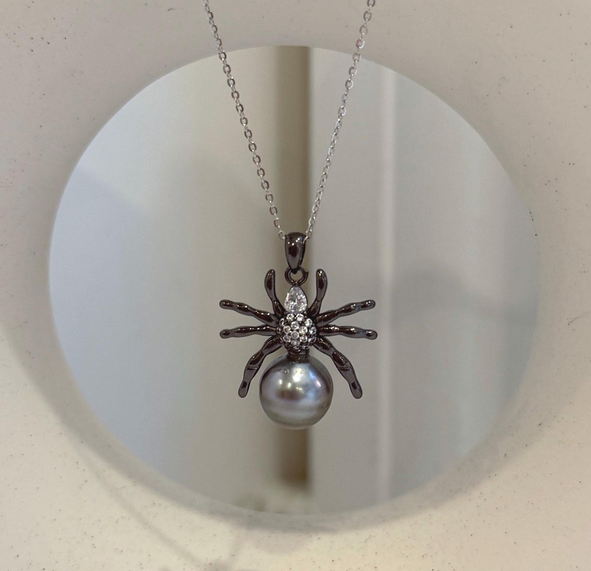 10.6mm Tahitian platinum pearl spider pendant with genuine saltwater ocean pearl and copper material