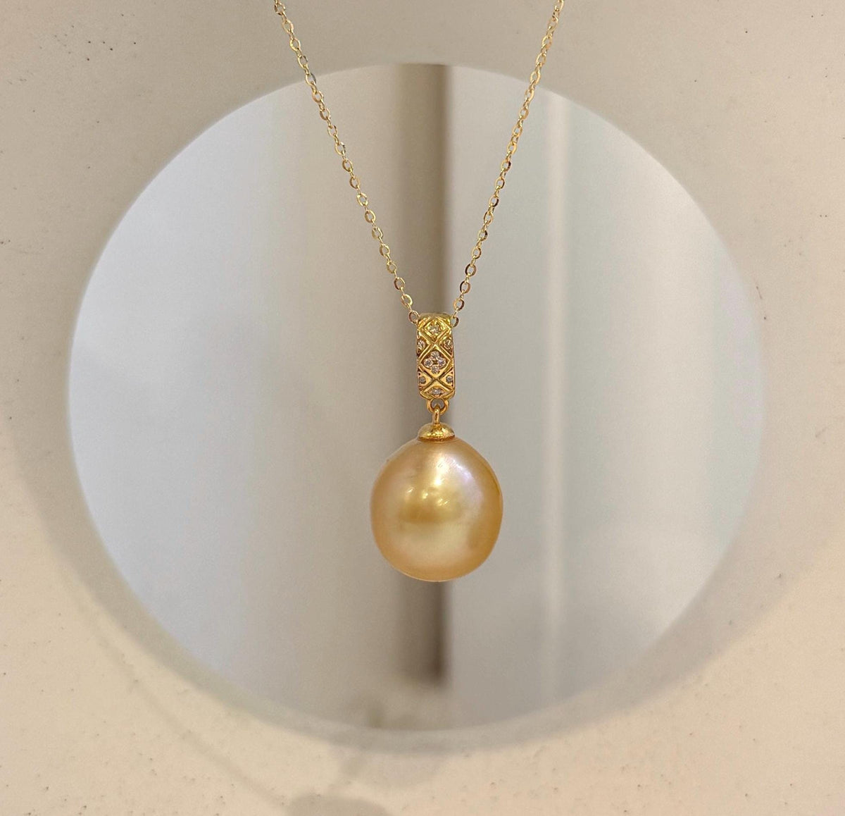 Elegant South Sea pearl necklace pendant featuring a deep tea golden pearl and S925 sterling silver.