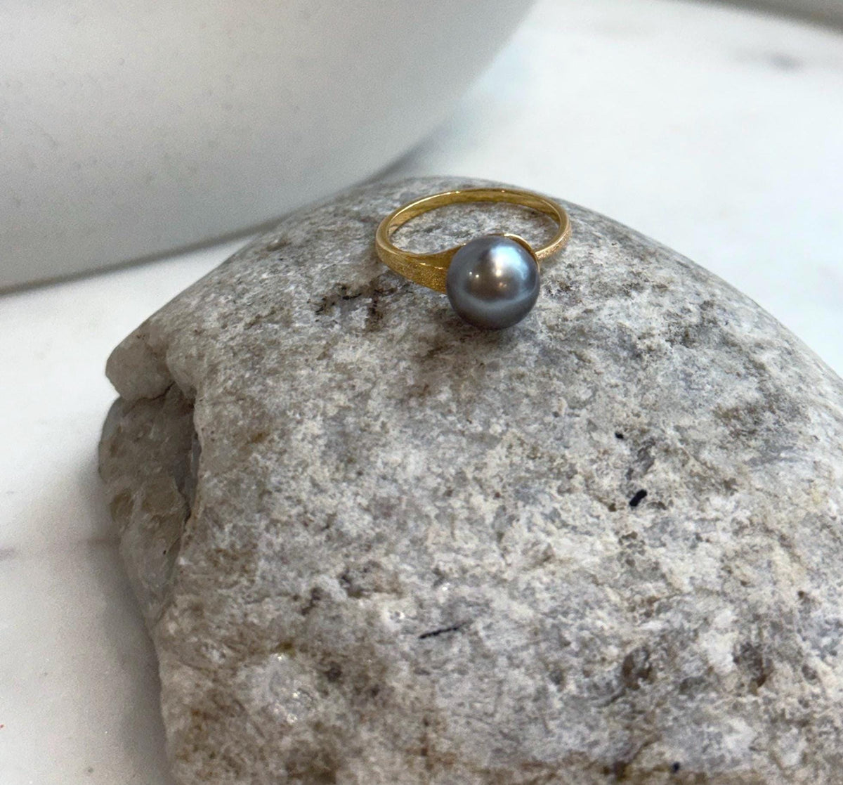 Genuine saltwater Tahitian pearl ring in natural blue-green color