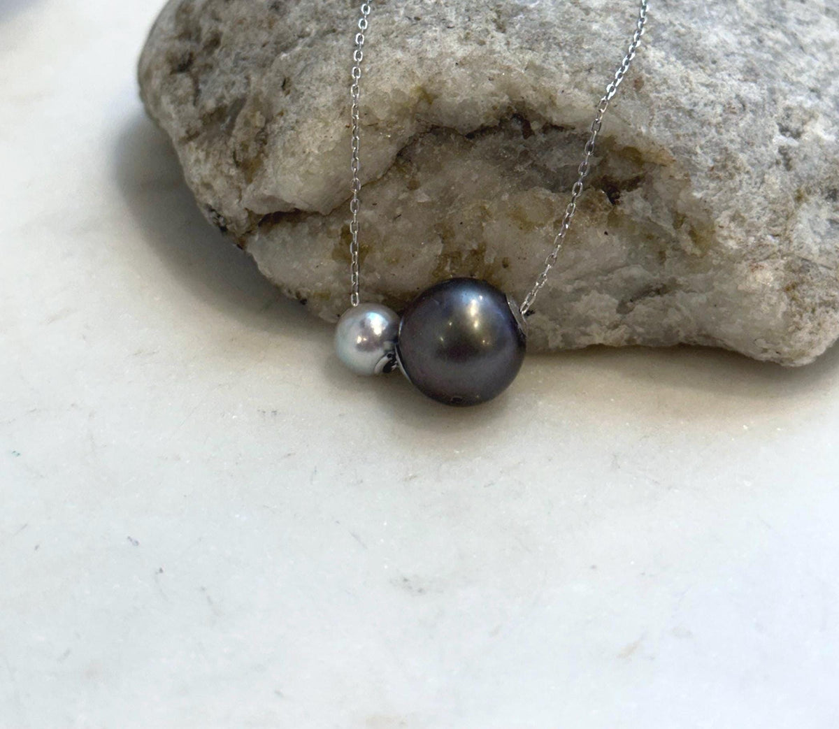 18K gold floating pendant featuring genuine Tahitian and Akoya saltwater pearls on an S925 silver chain