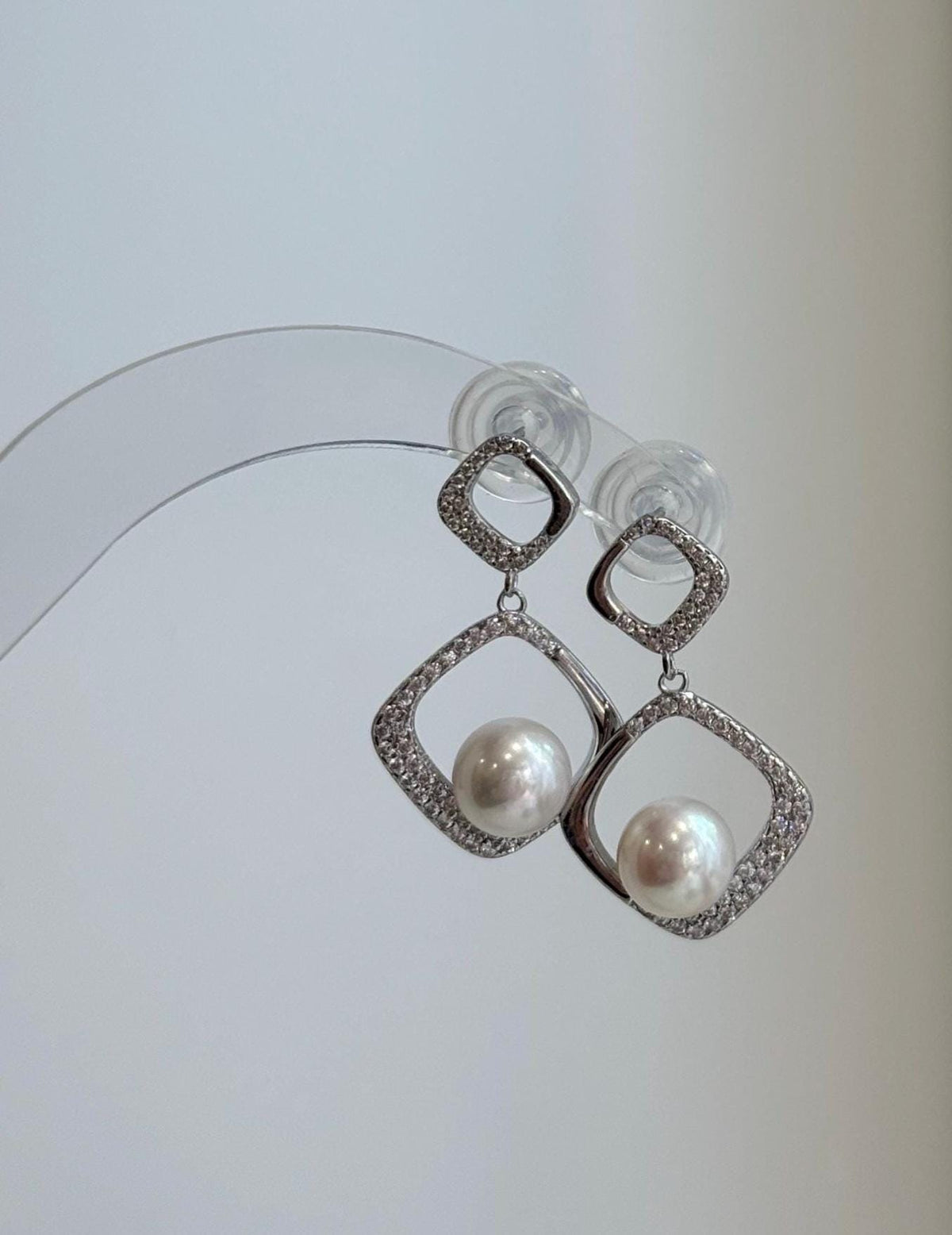 7.7mm genuine freshwater white pearl earrings with elegant geometric square drop design