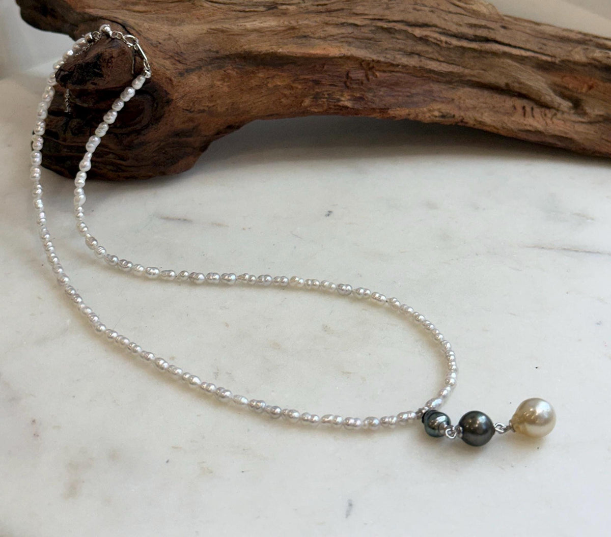 Elegant genuine ocean pearl necklace with Tahitian Keshi and South Sea golden pearls
