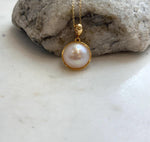 Round Mabe pearl necklace set in polished S925 sterling silver