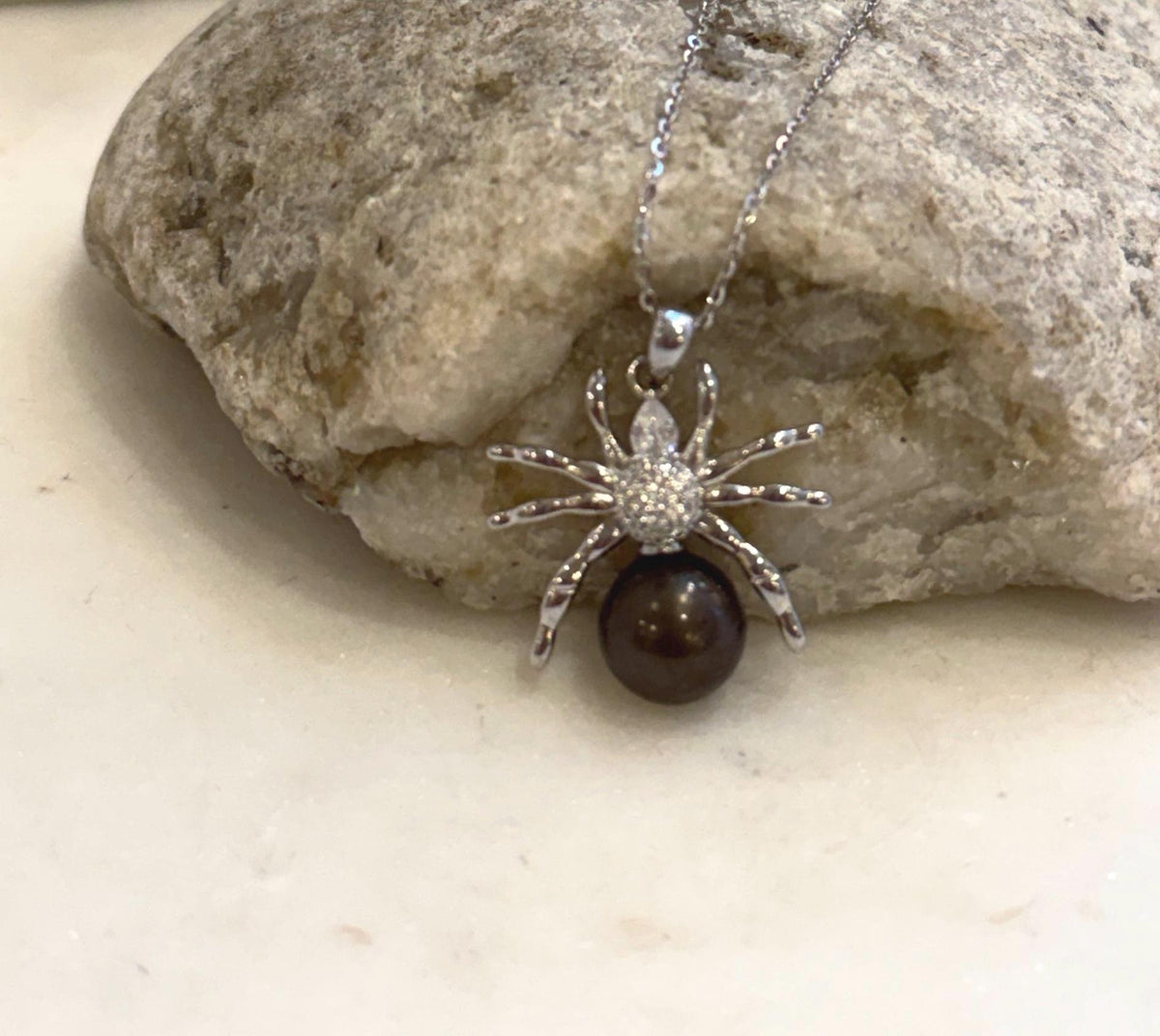 Tahitian ocean pearl spider pendant in copper material with elegant Halloween design