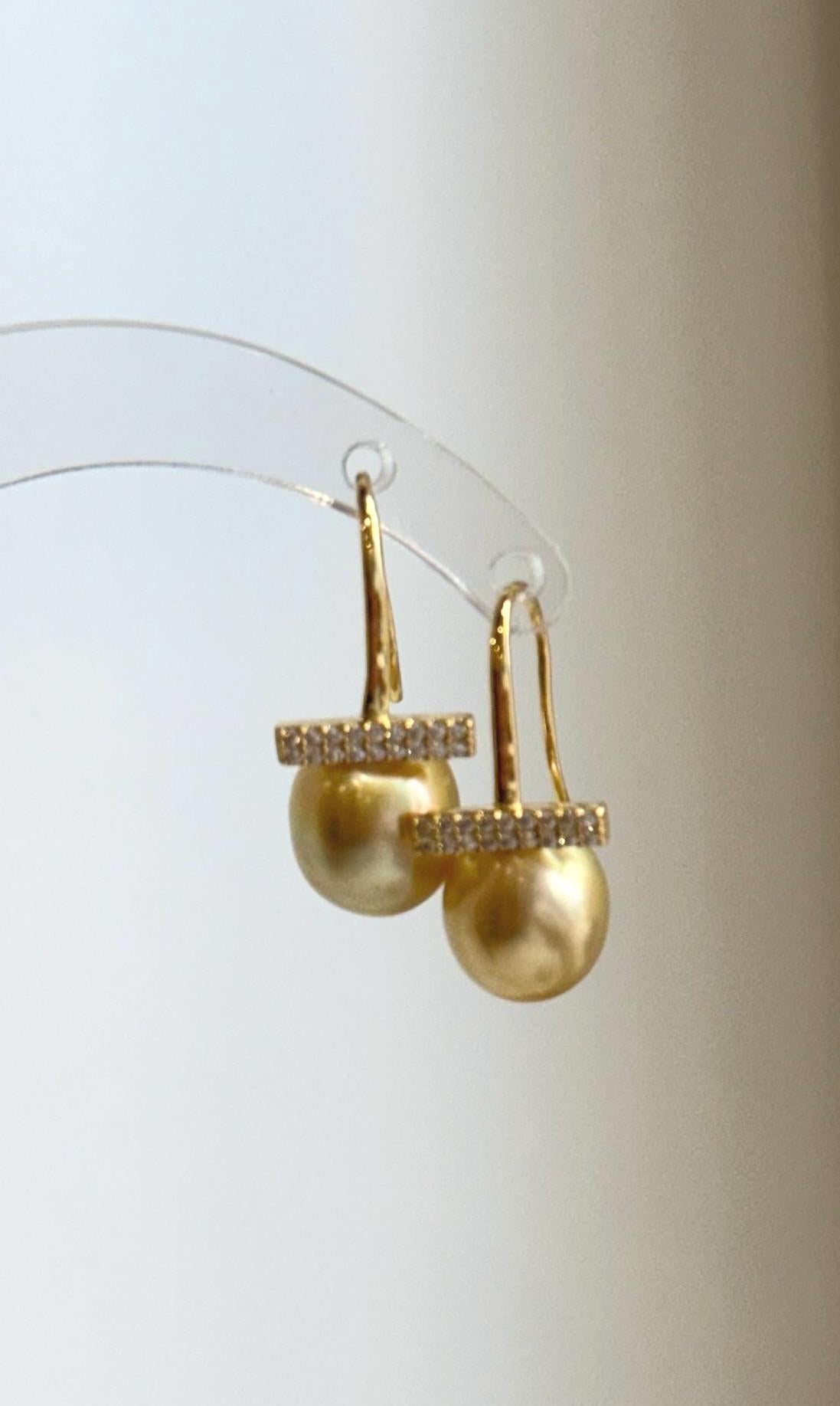 High-luster golden pearl earrings with S925 silver gold-plated findings