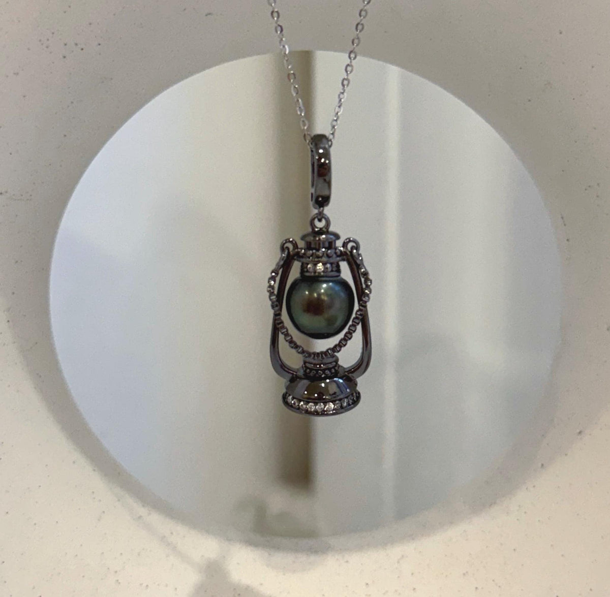 9.3mm Tahitian peacock hunter pearl vintage lantern pendant with extreme luster