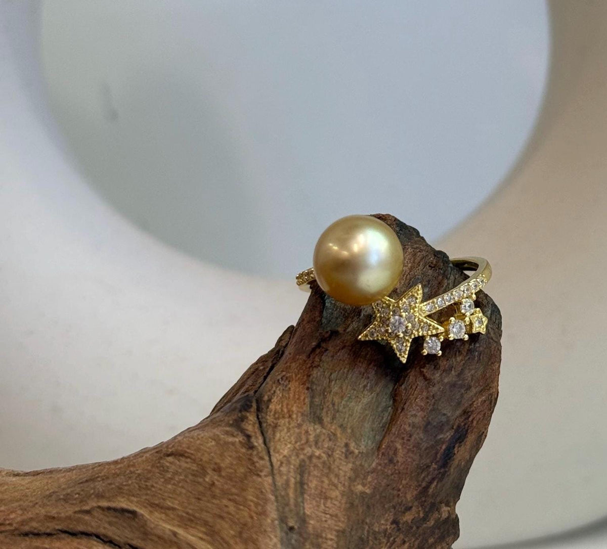 Deep tea golden South Sea pearl star ring with mirror luster and a gold-plated S925 sterling silver setting.