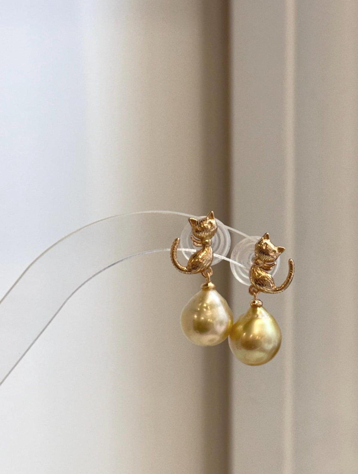 South Sea deep tea golden pearl cat earrings with genuine saltwater pearls, extreme luster, and S925 sterling silver.