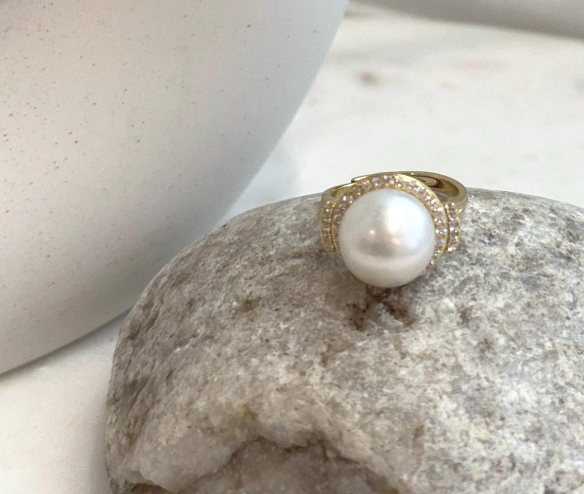 High luster white South Sea pearl ring with elegant S925 silver design