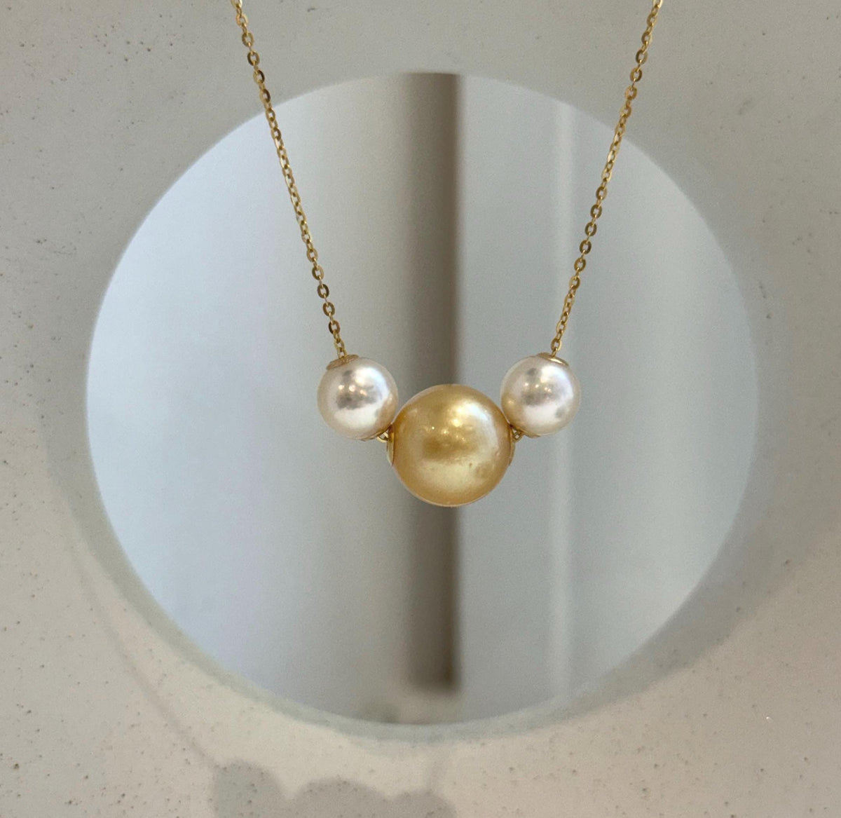 Elegant 18K gold three pearl floating pendant with genuine ocean pearls