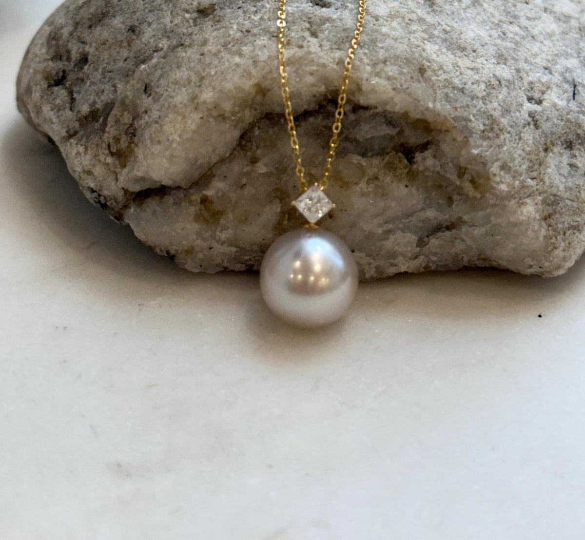 South Sea champagne pearl pendant with Au750 18K solid gold and Moissanite.
