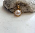 Round Mabe pearl necklace set in polished S925 sterling silver
