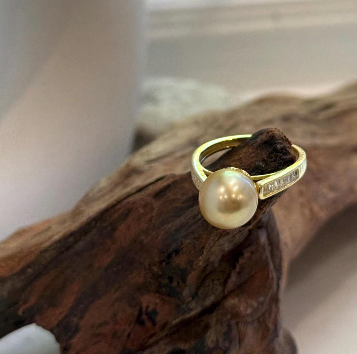 South Sea deep tea golden pearl ring with mirror luster and a vintage-style gold-plated S925 silver setting.