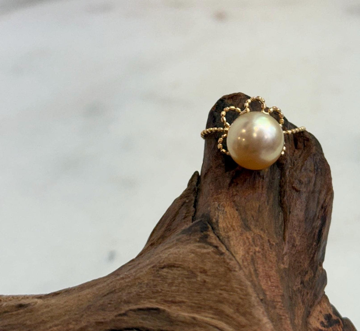 Deep tea golden South Sea pearl ring with a floral lace design in gold-plated S925 sterling silver.