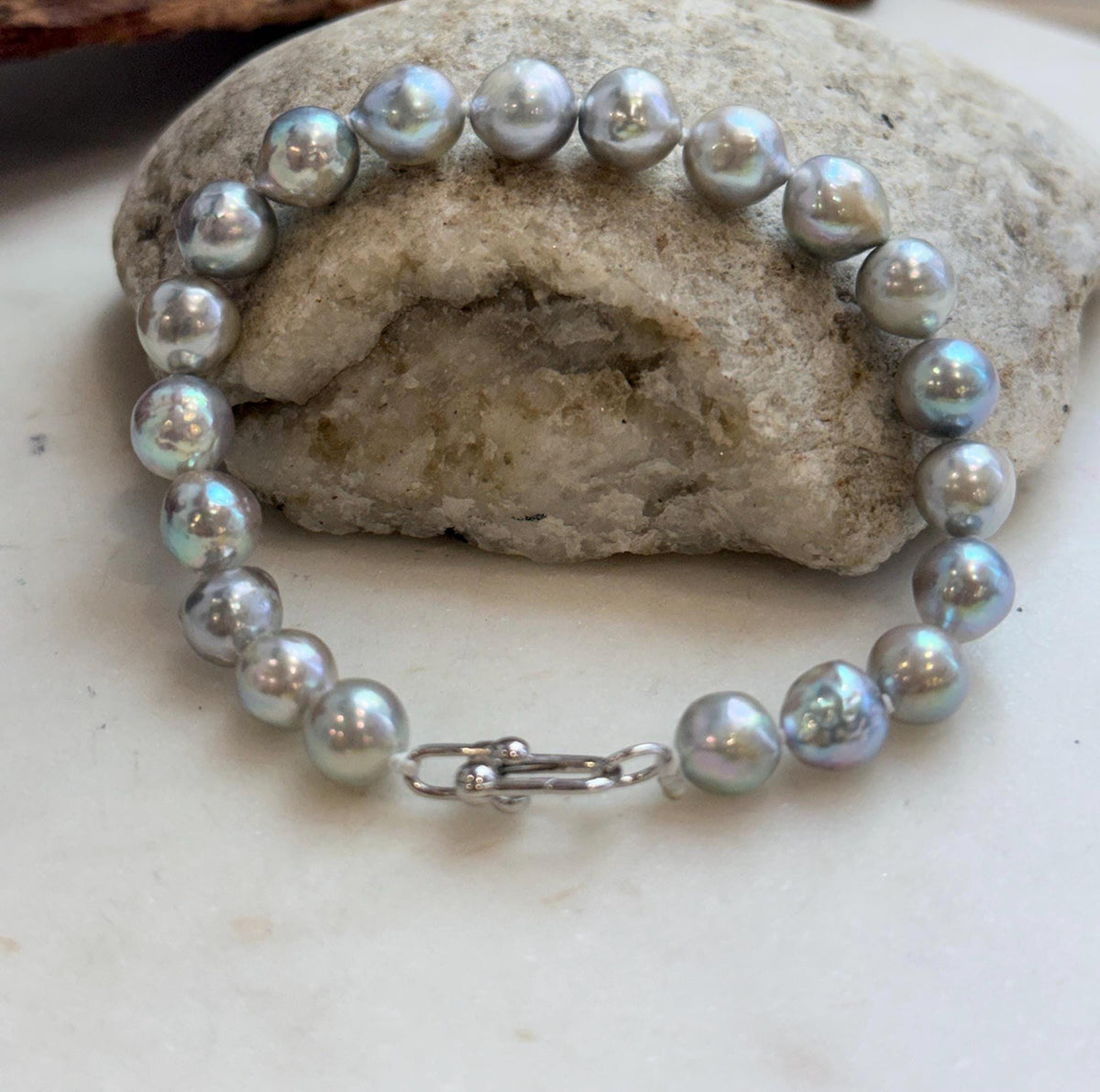 Japanese Akoya pearl jewelry with an S925 sterling silver closure.