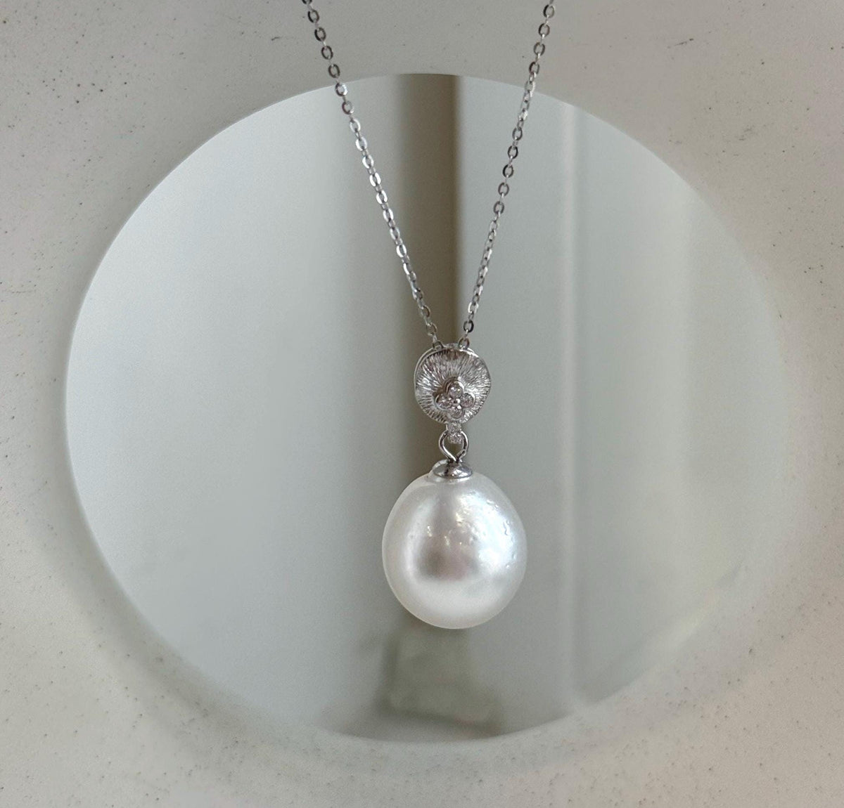 Classic white pearl pendant necklace for everyday wear