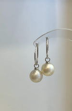 Two-in-one pearl jewelry with detachable drops that can be worn as pendants