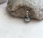 Elegant Tahitian pearl pendant set in S925 sterling silver
