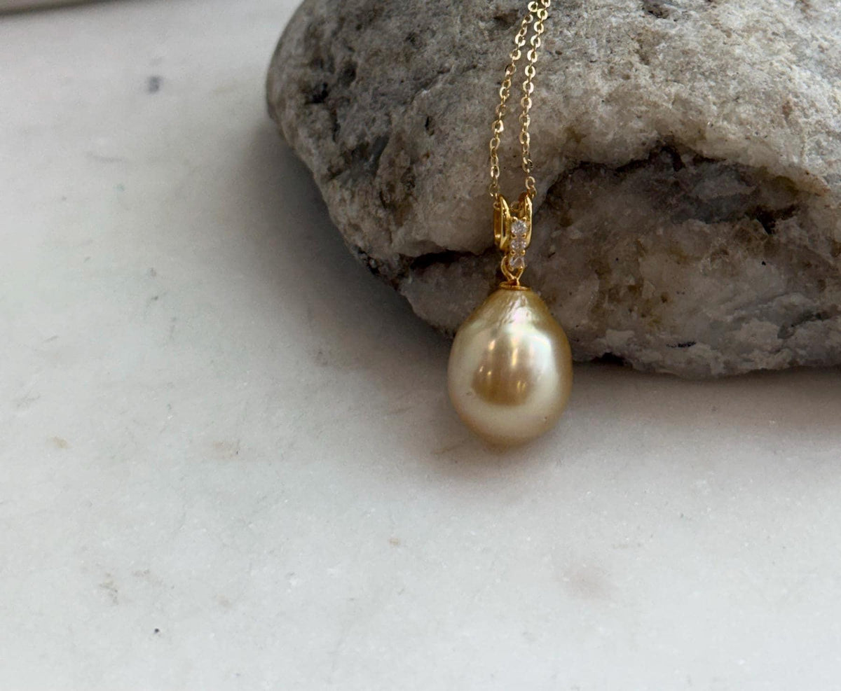 Genuine golden saltwater pearl pendant with mirror luster