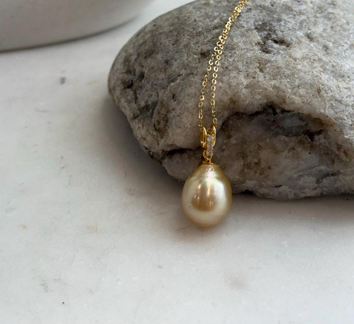 South Sea pearl pendant featuring intense luster and warm golden color