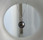 S925 sterling silver pendant showcasing a genuine platinum gray saltwater pearl.