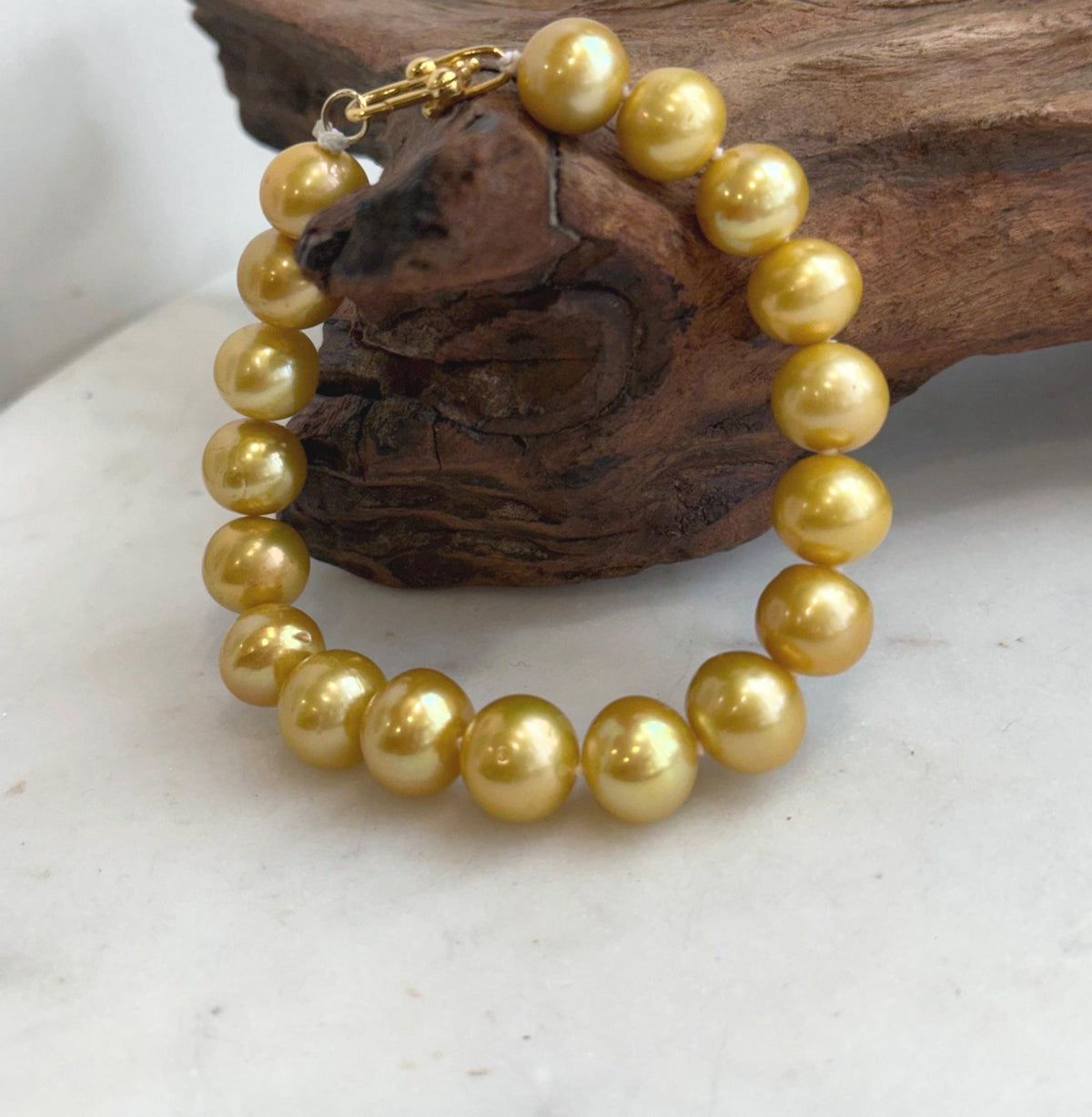 Elly’s golden Edison pearl bracelet with silver clasp