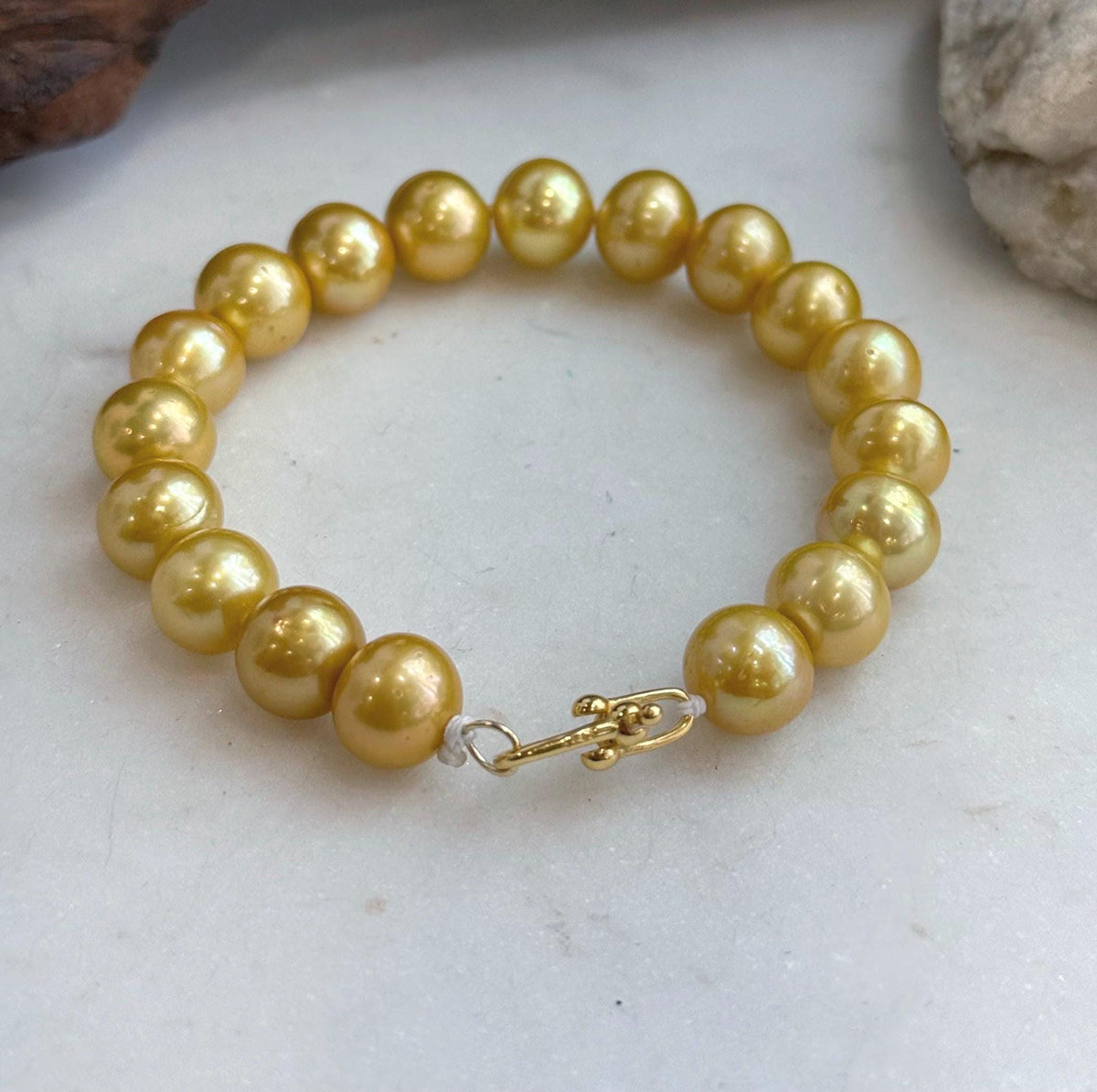 Elly’s golden Edison pearl bracelet with silver clasp