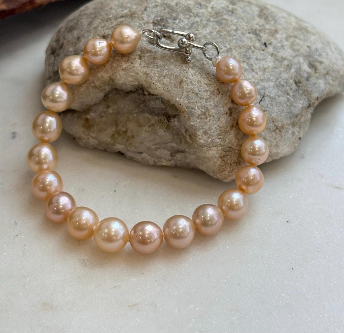 S925 sterling silver clasp on a freshwater pearl bracelet