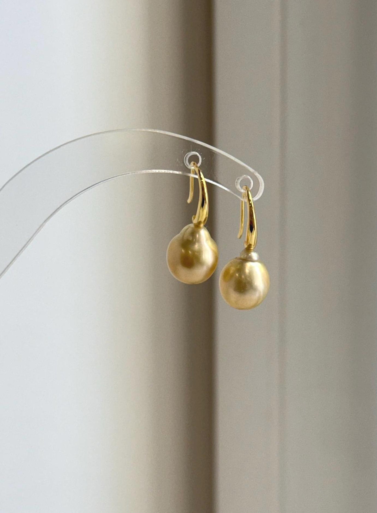 South Sea pearls with bright reflections and gently rounded shapes.