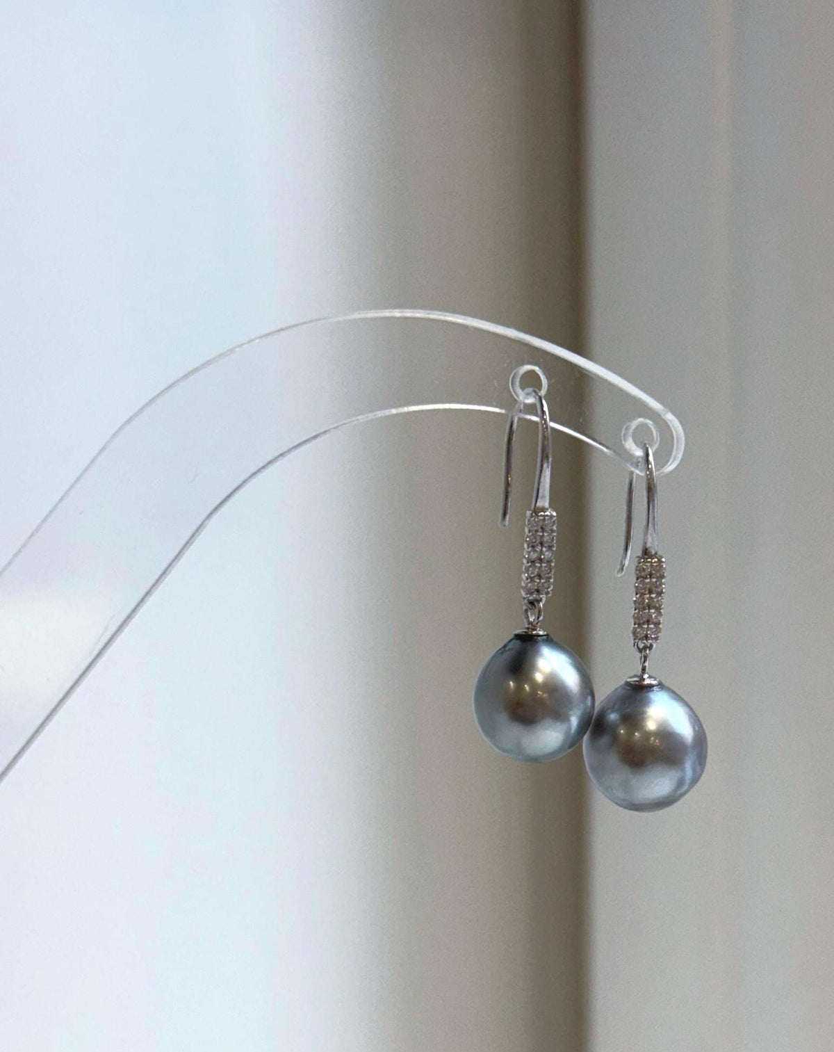 Platinum gray pearl drop earrings with S925 silver hooks