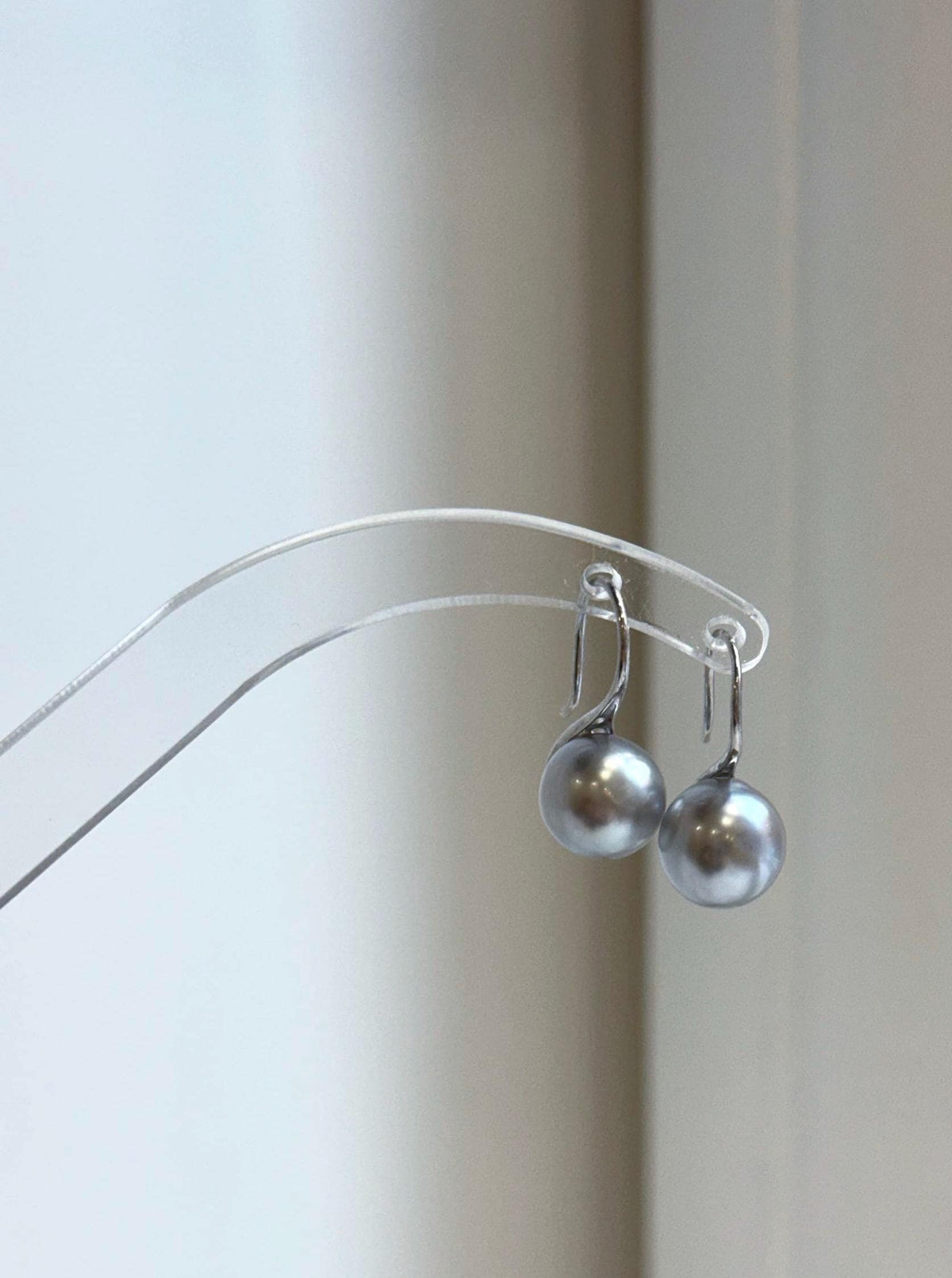 Silver gray saltwater pearls with mirror luster
