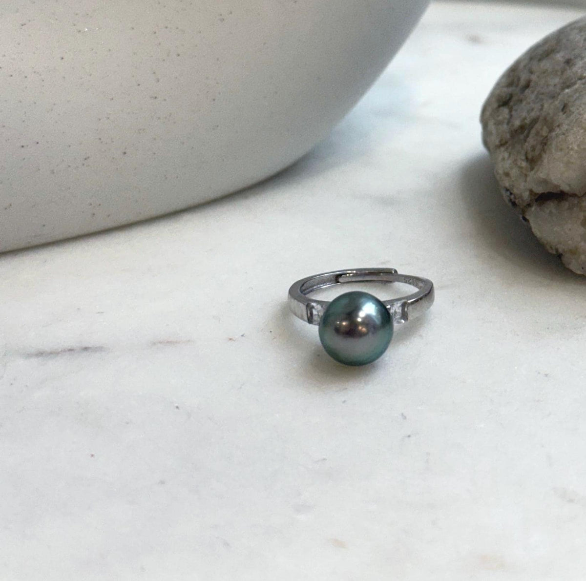 Adjustable S925 sterling silver ring showcasing a Tahitian pearl.
