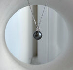 S925 sterling silver pendant showcasing a genuine platinum gray saltwater pearl.