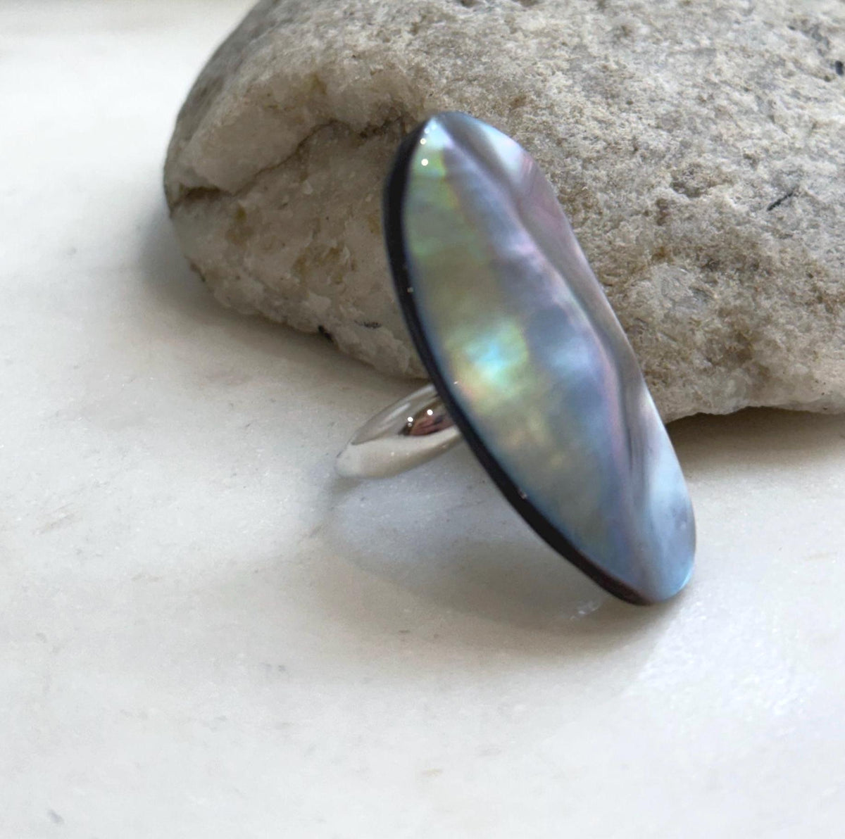 Iridescent pearl ring in gold-plated silver