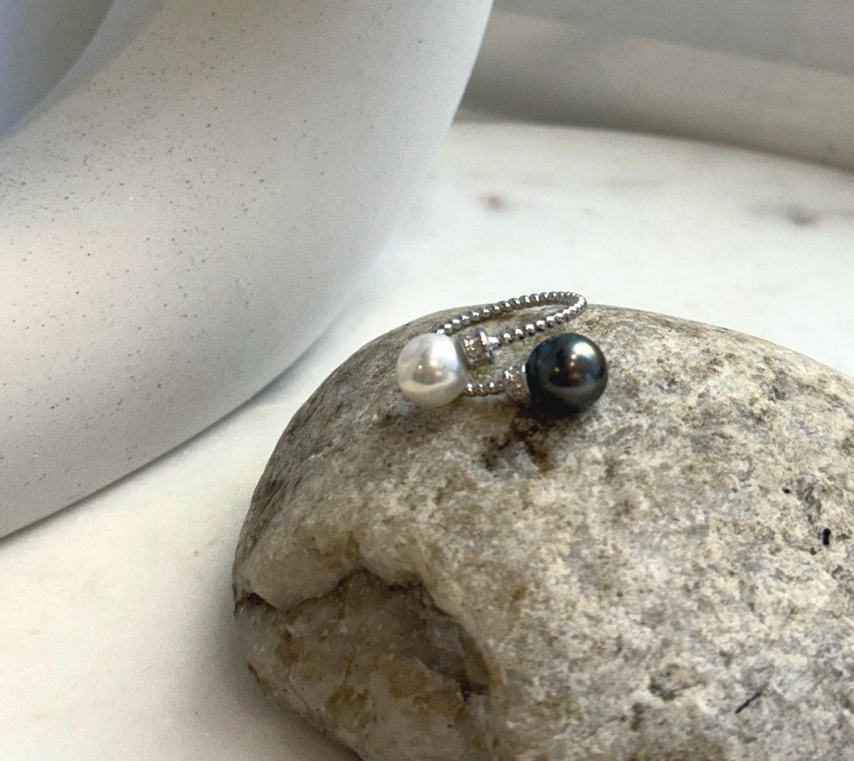 Genuine Tahitian and freshwater pearl ring with a simple S925 sterling silver setting.