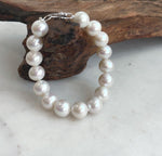White Edison pearl bracelet with mirror luster and S925 sterling silver clasp.