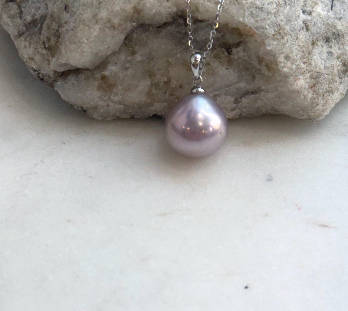 Teardrop Edison pearl necklace with bright mirror luster.